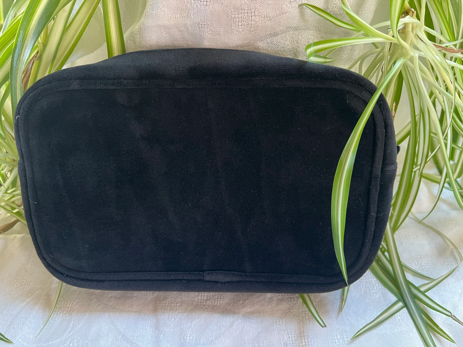 Chanel trousse de toilette en velours neuve – photo 12